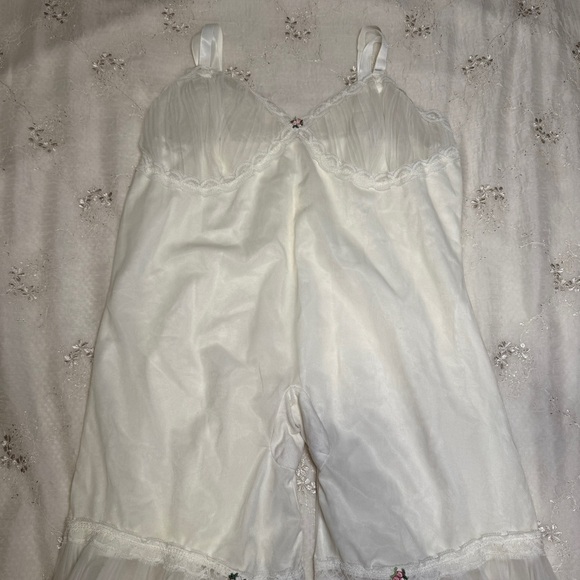 Vintage 70s Elegant White Lingerie Undergarment One Piece Best for Small - Picture 4 of 5